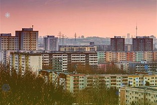 截至2020年底邮政快递业各类网点34.9万个总长度1187.4万公里