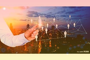 新能源汽车产销分别完成46.5万辆和48.4万辆同比均增长1.1倍