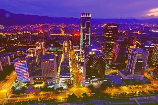 AutoXRoboTaxi超级工厂正是为生产第五代Gen5RoboTaxi所建