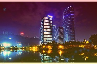 他从太空看到的地球要比照片上美丽100倍