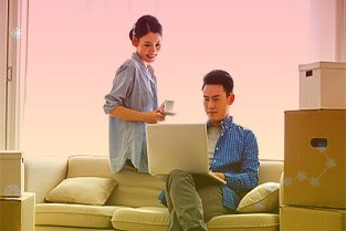 后者采用1.08英寸方形TFT彩色屏幕